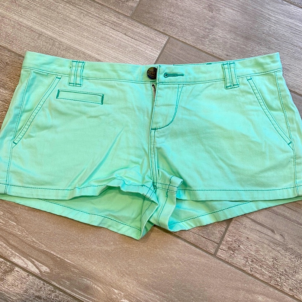 Express linen shorts. Green size 6